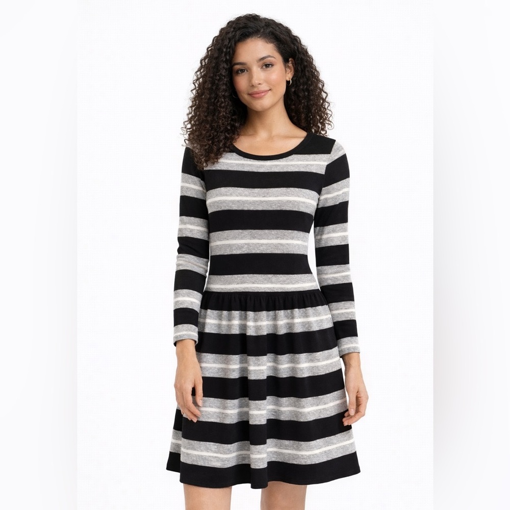 Vince Camuto Striped Fit & Flare Dress Women’s Medium Black Gray Long Sleeve